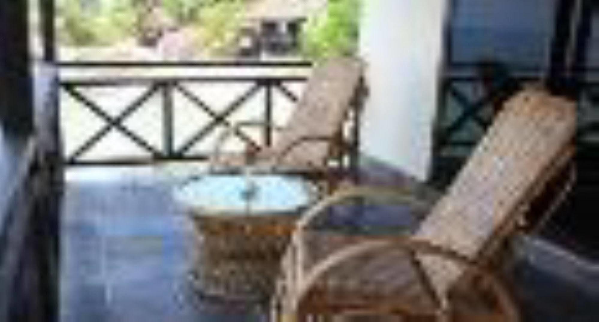 Minang Cove Resort Kampong Mukut Exterior foto